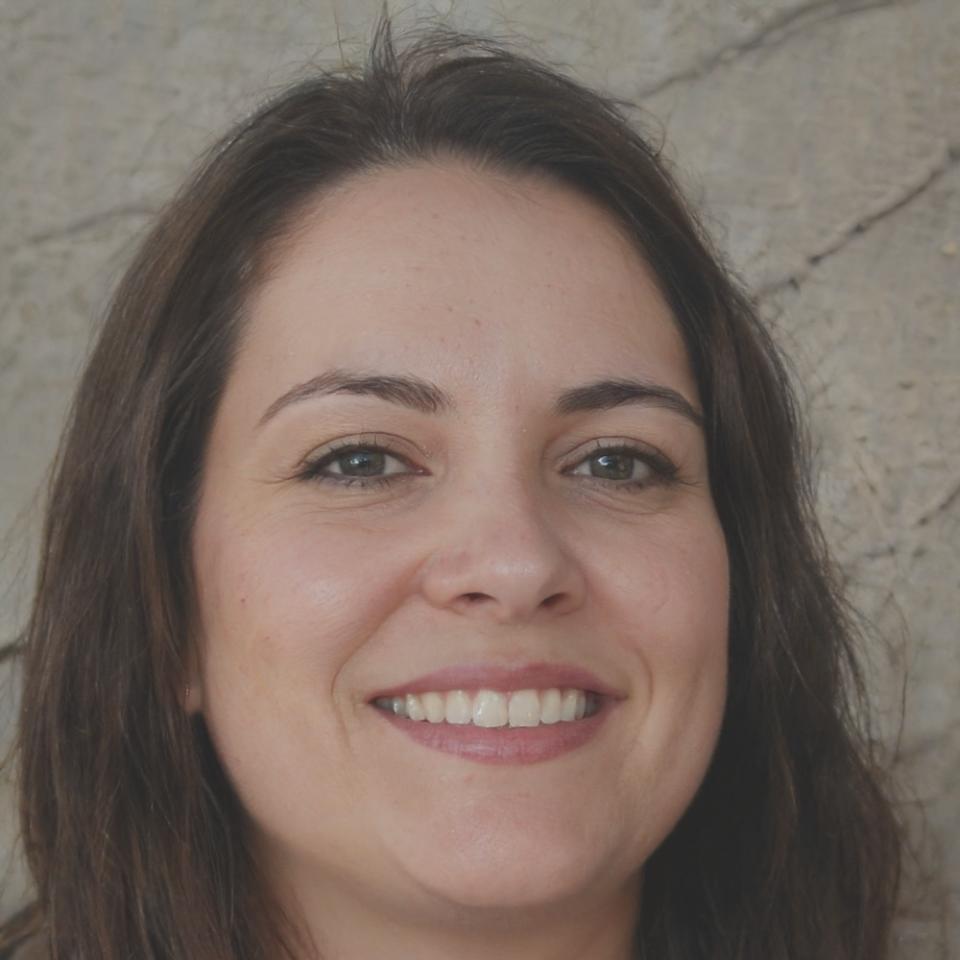 Portrait of Rachel Thompson